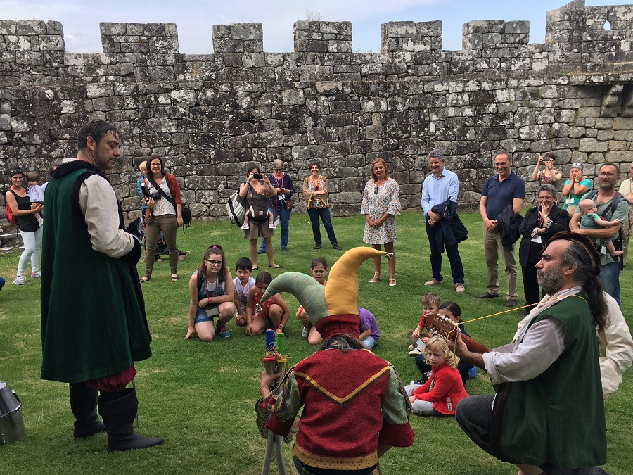 Ampliar: Visitas teatralizadas ao Castelo de Soutomaior