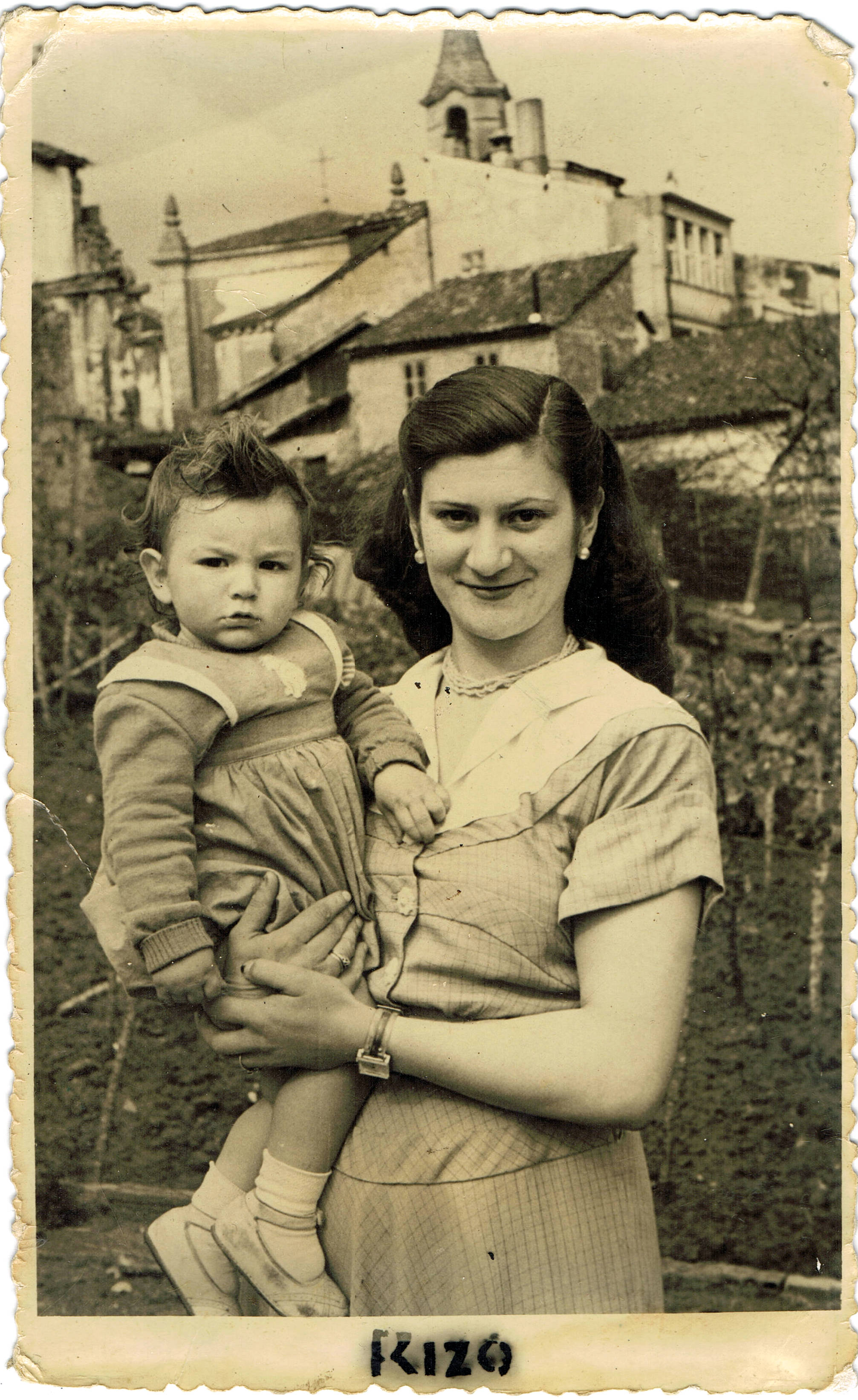 Ampliar: Coa miña nai en Flores, 1949