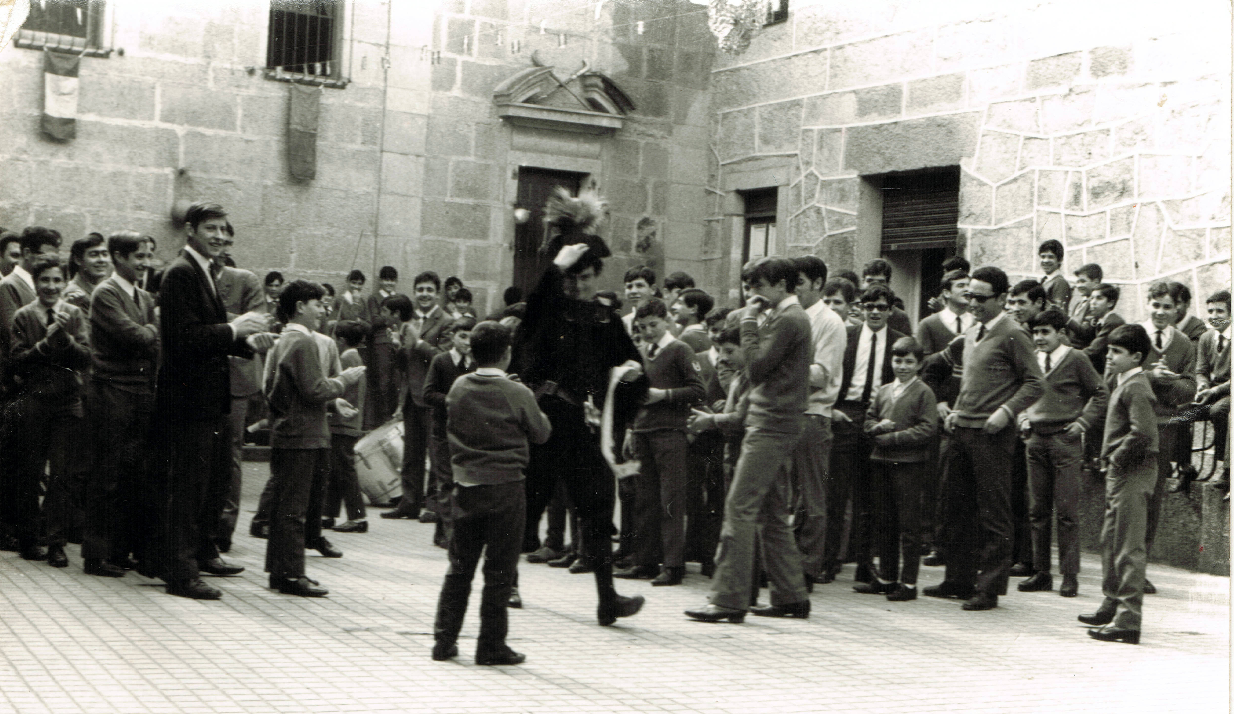 Ampliar: Pregoeiro no Colexio Menor de Ourense 1967