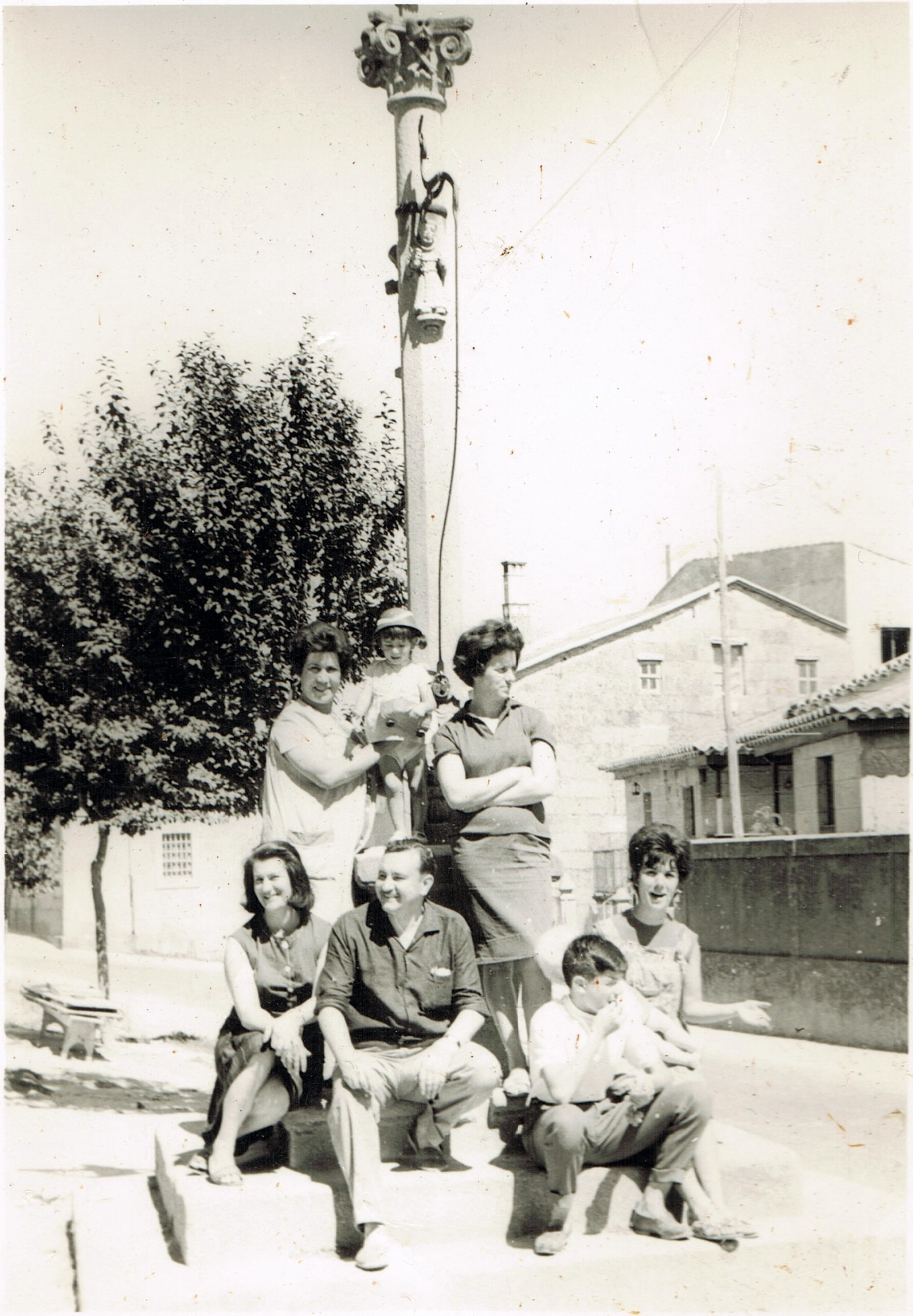 Ampliar: Coa familia no Cruceiro cara 1959